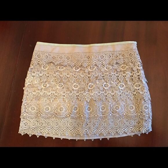 Sans Souci Size S Tan Lace Mini Skirt! - Picture 5 of 6